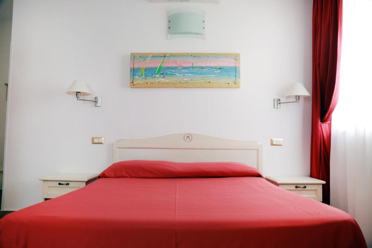 Hotel Marechiaro - Direttamente Sul Mare San Menaio Exterior photo