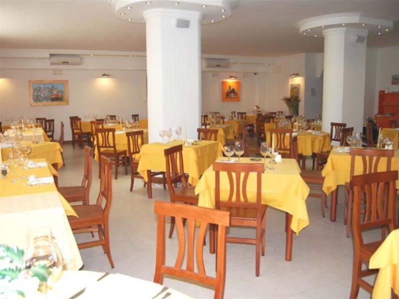 Hotel Marechiaro - Direttamente Sul Mare San Menaio Exterior photo